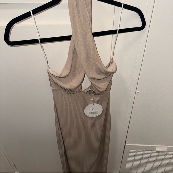 Cupids Alive Midi Dress Beige - Picture 6 of 10